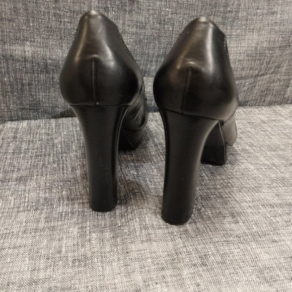 Pre-Loved Marc Fisher Black Platform Heels - Picture 3 of 4